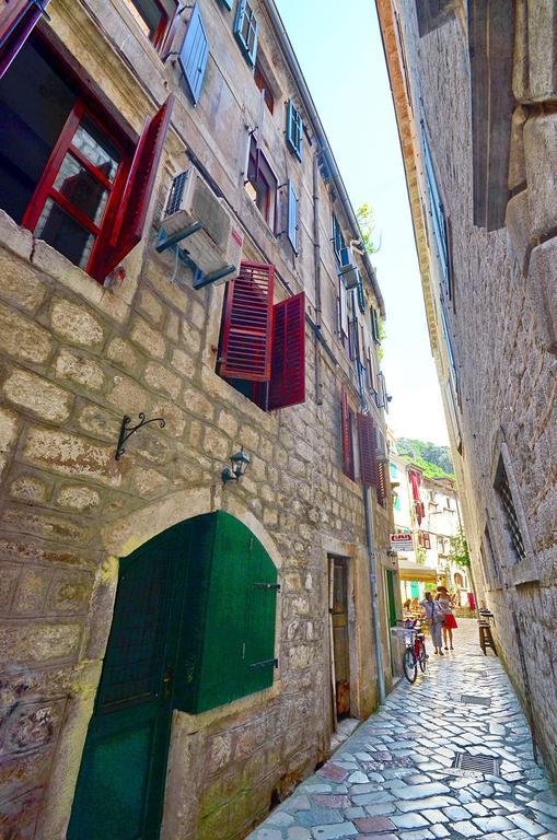Apartments Historic Stone House كوتور الغرفة الصورة