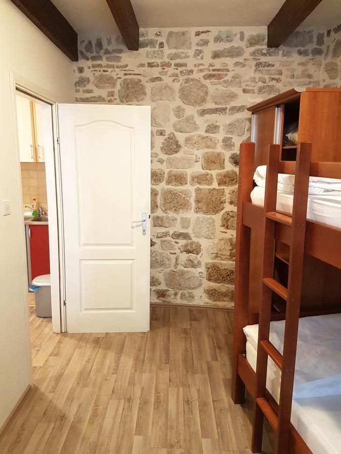 Apartments Historic Stone House كوتور المظهر الخارجي الصورة