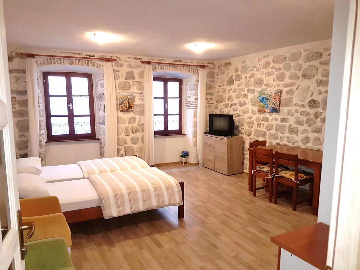 Apartments Historic Stone House كوتور المظهر الخارجي الصورة